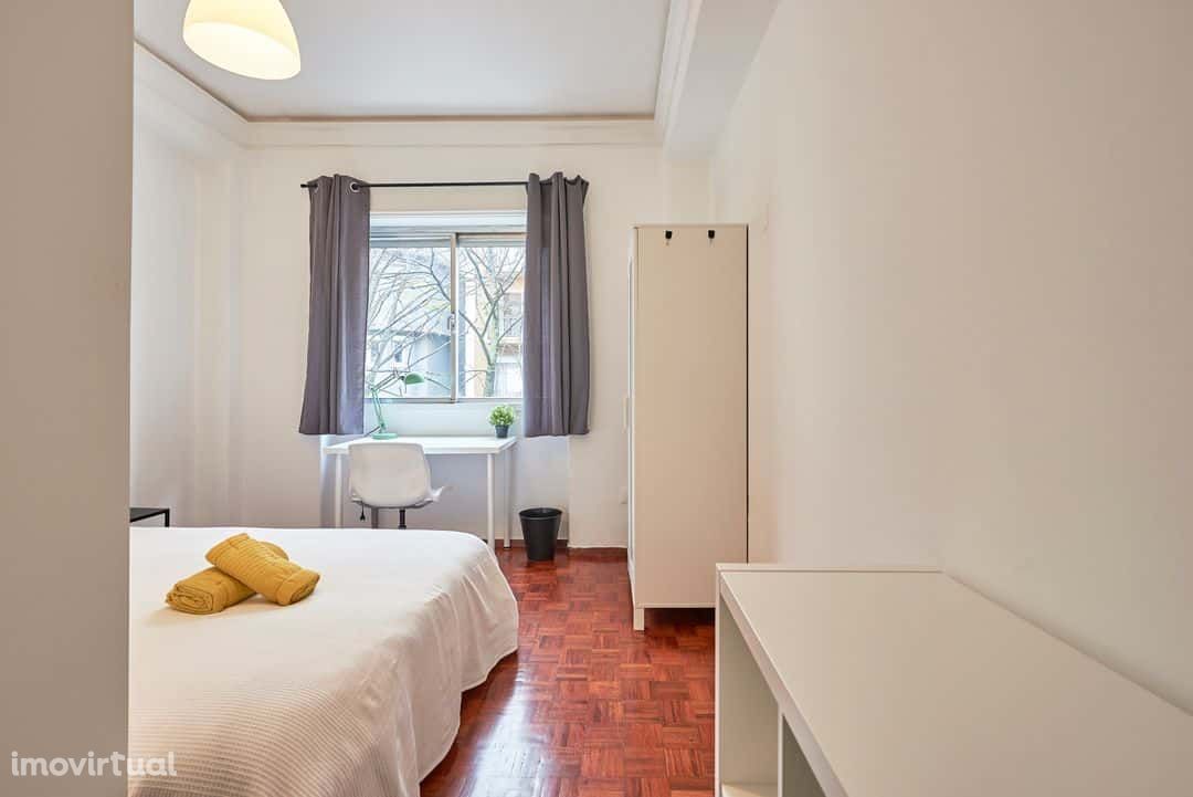 Bright double bedroom in Marquês de Pombal - Room 6