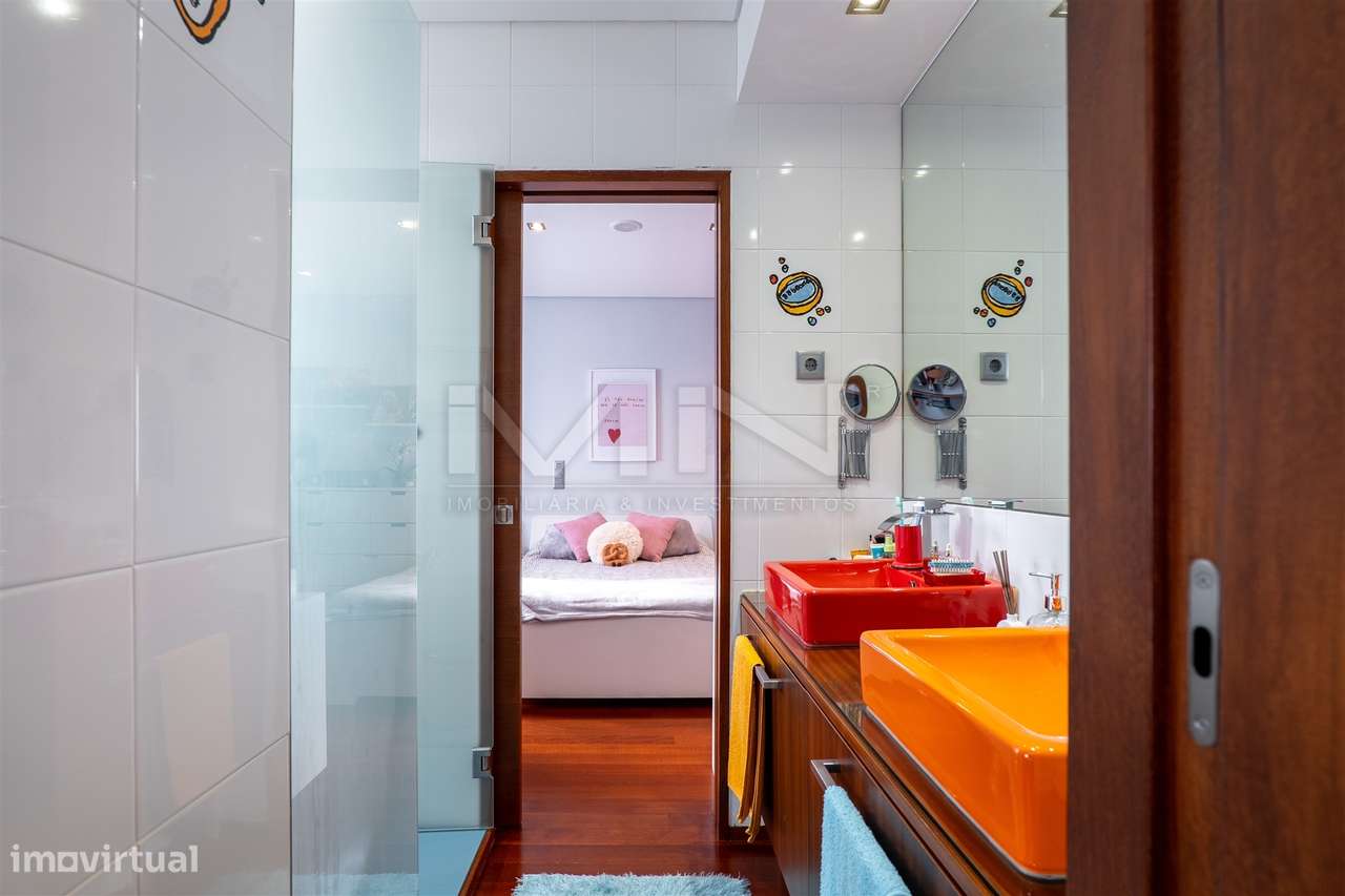 Moradia T3+1 - Exclusividade, Design e Conforto Superior-35