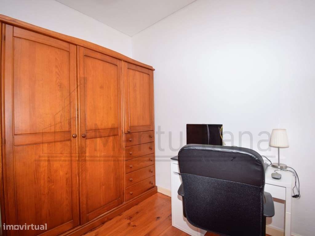 MORADIA INDEPENDENTE NO ESTORIL COM VISTA MAR-19