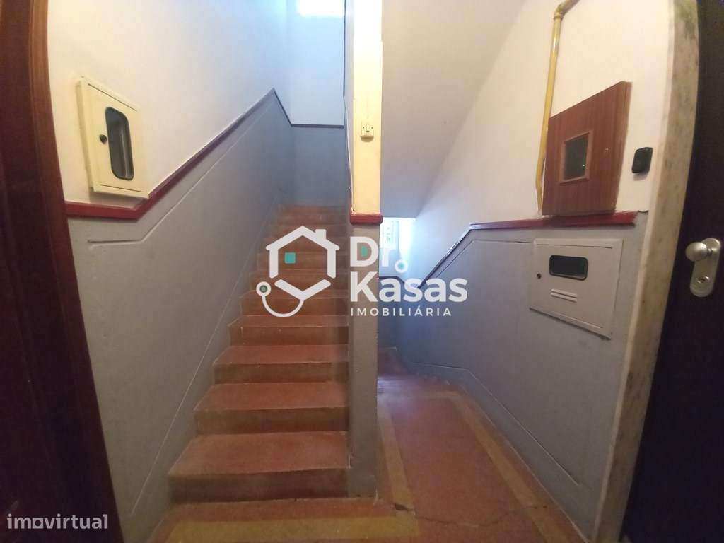 Apartamento T1 renovado na Baixa da Banheira-14