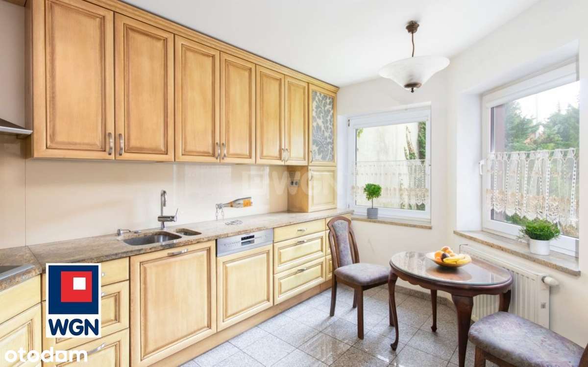 Na sprzedaż przestronny i wyjątkowy dom, 260m2 - Pełny obrazek: 1/16