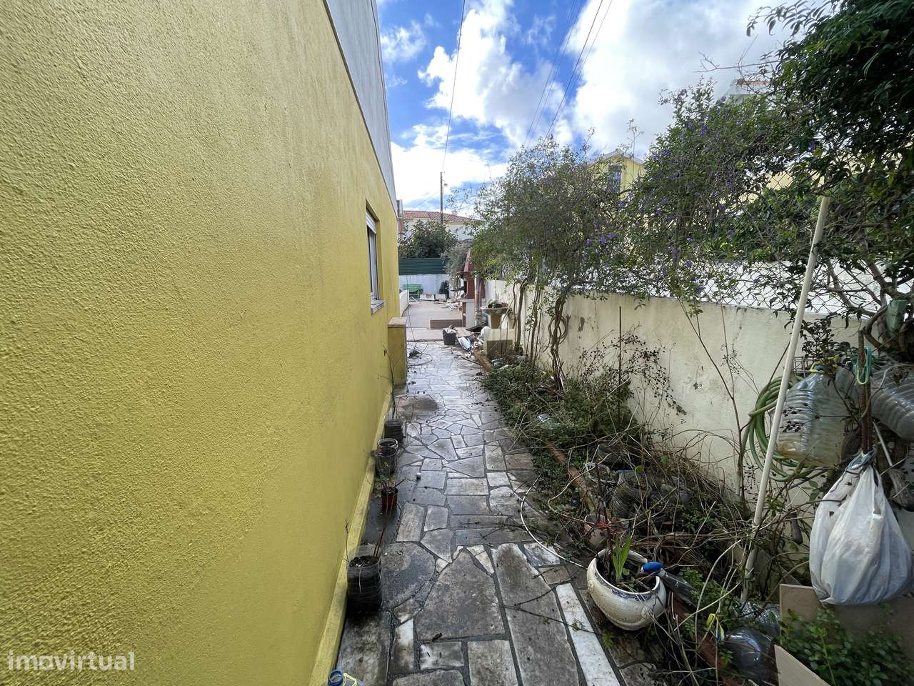 Moradia com 320m² de terreno e potencial incrível por apenas 385.000€-18