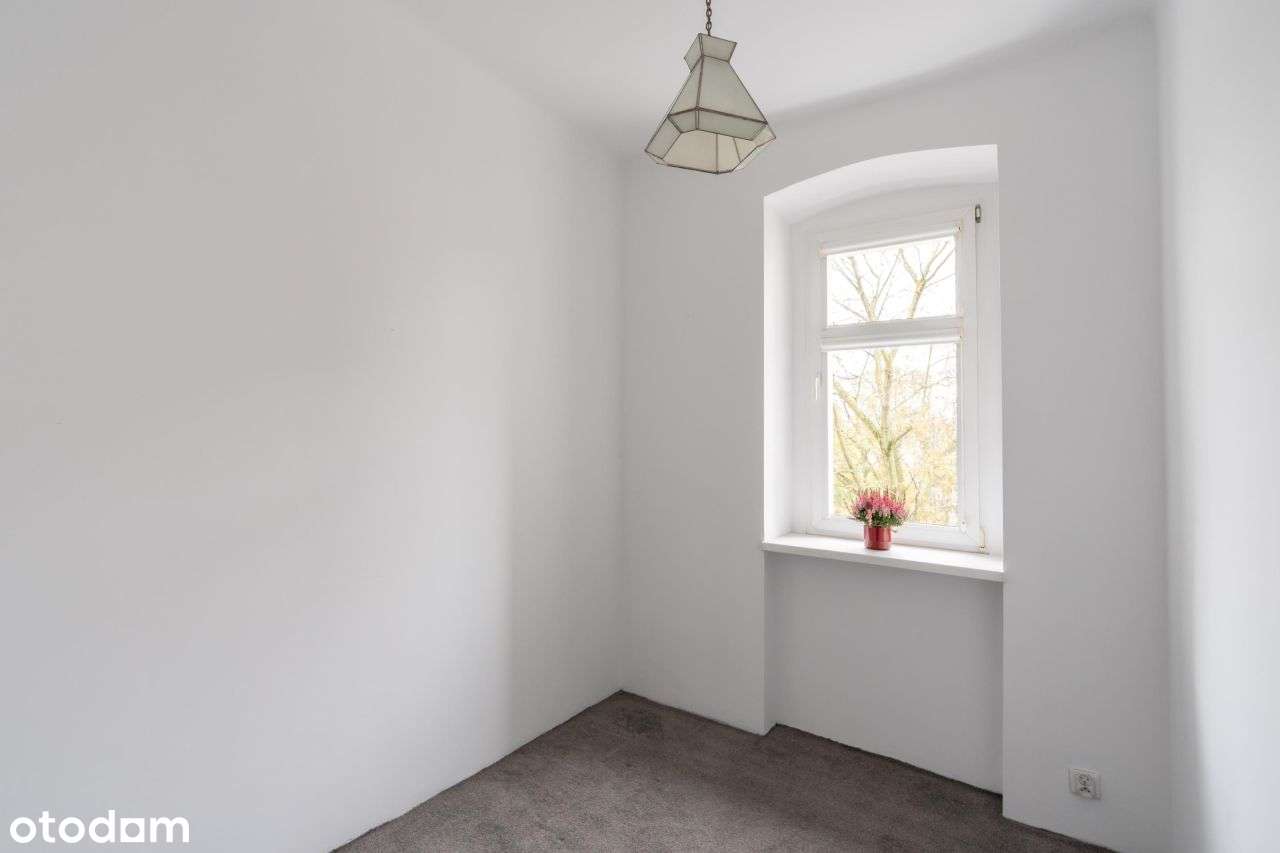 Klimatyczne mieszkanie z duszą. Balkon i piwnica-9