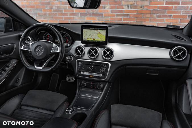 Mercedes-Benz CLA 220 4-Matic AMG Line - 20