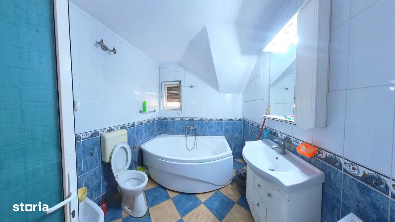 Casă spațioasă cu 6 camere si 2 garaje de 194 mp, în Tractorul, Brașov-9