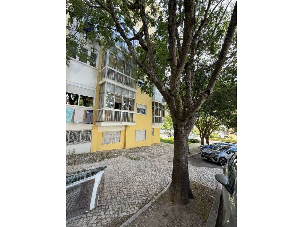 Amadora Metro Reboleira, T2, R/c Alto, excelente oportunidade!-16