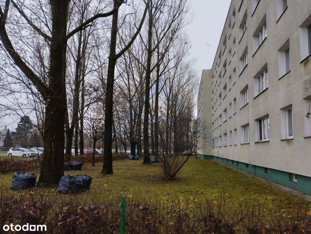 Sprzedam trzykpokojowe mieszkania Warszawa Stegny-14