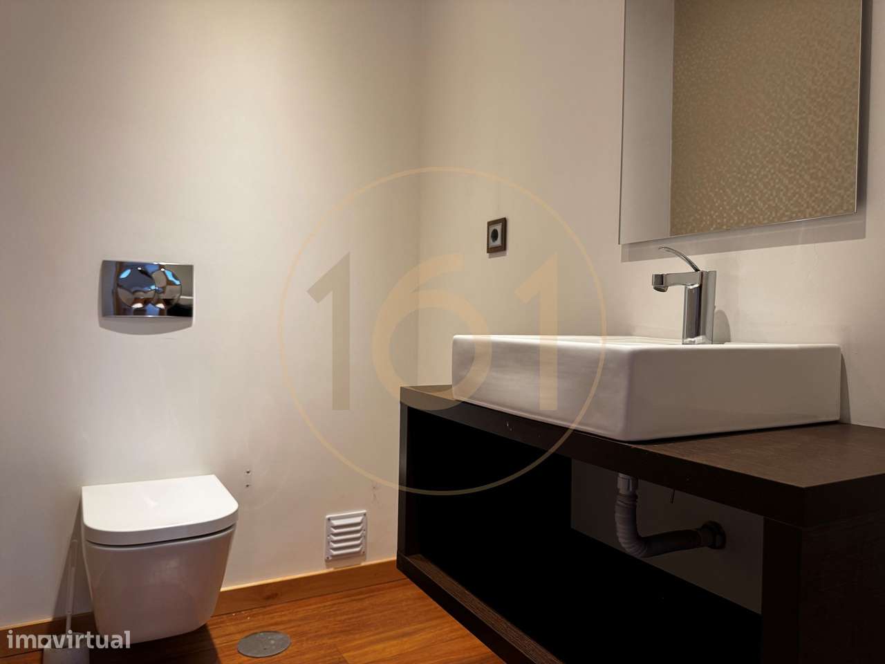 Apartamento T3+1 duplex com 2 terraços e varandas-9
