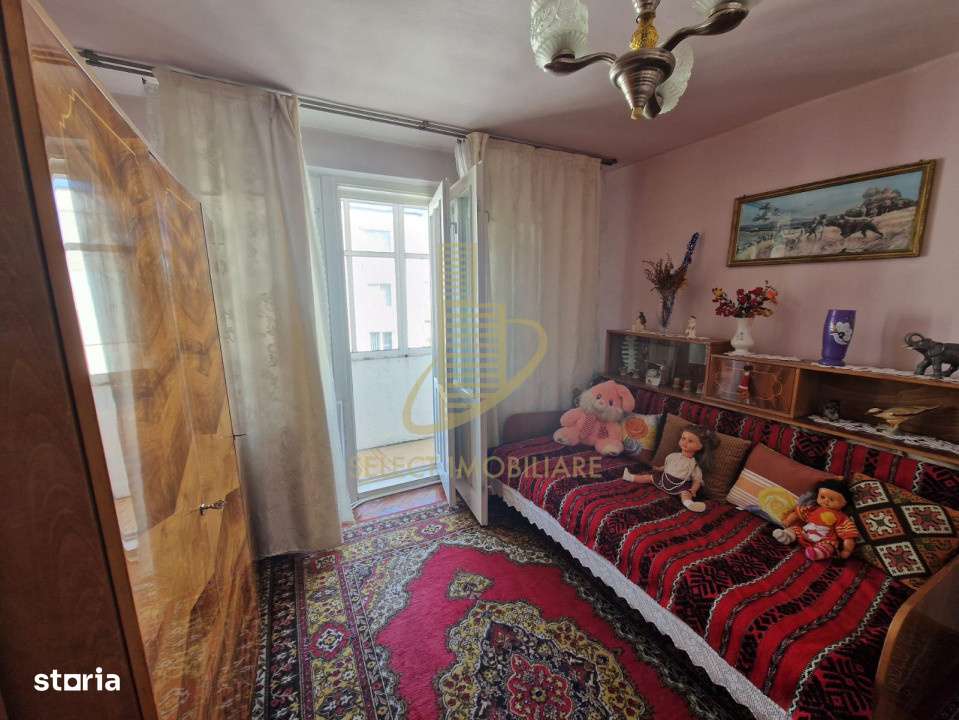 Apartament de 3 camere, decomandat, 66 mp., zona Sens.-3