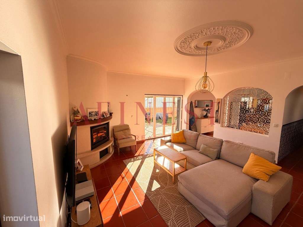 MORADIA T4 TOTALMENTE REMODELADA EM PORTO SALVO - Grande imagem: 4/31