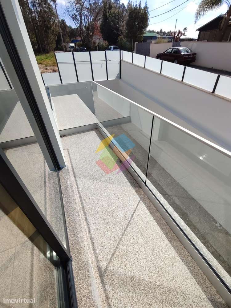 Magnífica Moradia T3 +1 em Stª. Maria da Feira-45