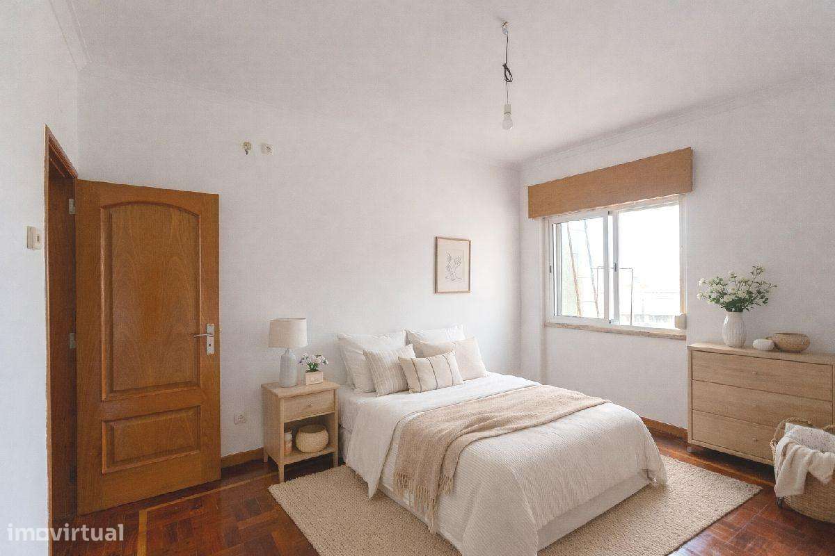 T2 Duplex com 101 m2 e 2 WC – Um apto. diferente na Amadora-3