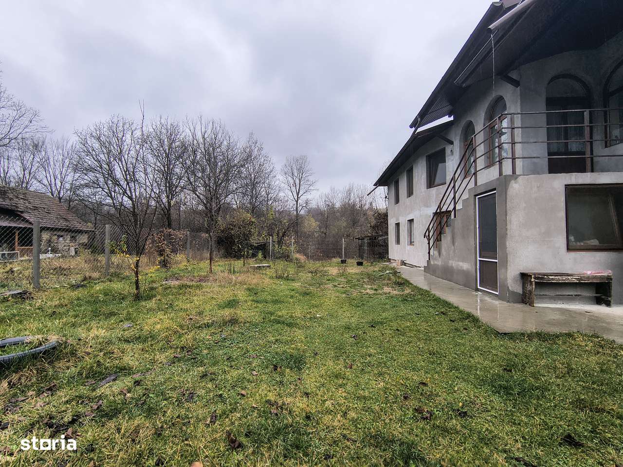Casa de vânzare în Malu cu Flori- liniște, natura și aer curat!-17