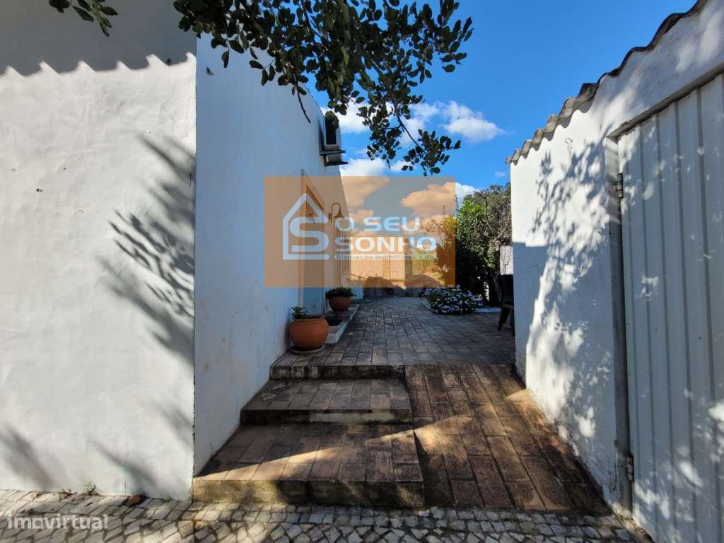 Moradia T2 com Piscina - Grande imagem: 3/29