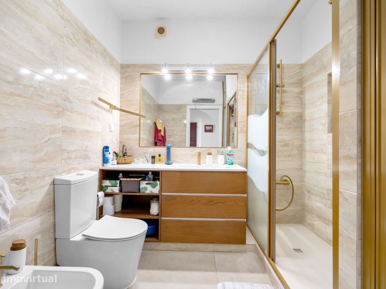 Andar de Moradia com Garagem Fechada e Terraço privativo-12