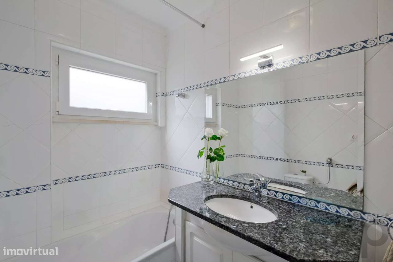 Moradia T2+1 piso único I Terraço I Anexo com quarto I Lisboa-11