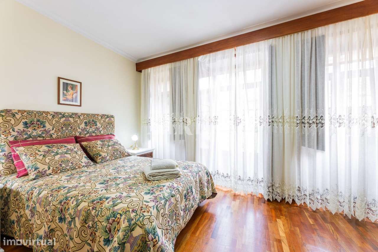 Moradia com Alojamento Local-8