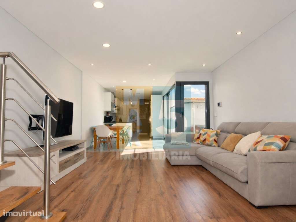 Moradia com 2 terraços em zona calma - Montijo-0