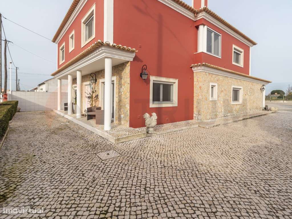 Exclusiva Moradia T6 com Quintinha, Piscina e Elevado Potencial de ...-2