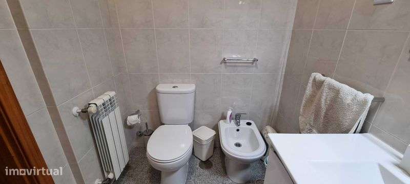 Alugo T2 com suite e aquecimento central no centro de Valongo. - Grande imagem: 5/9
