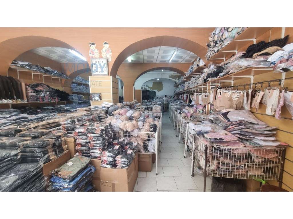 Loja à Venda na Rua de S. Lázaro - Oportunidade Única! - Grande imagem: 5/16