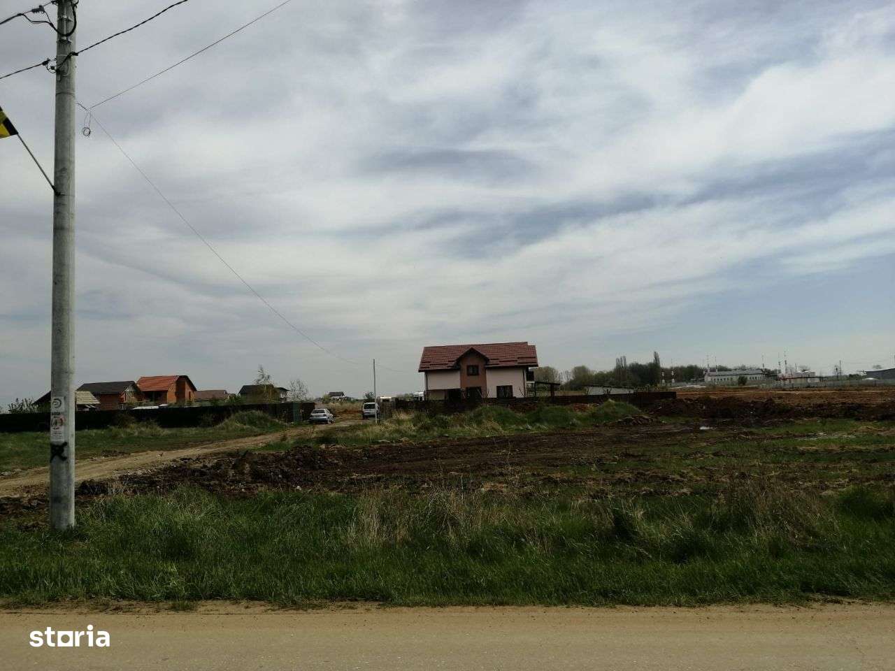 Teren intravilan aeroport str AVIATORILOR 1300 mp asfalt si utilitati-3