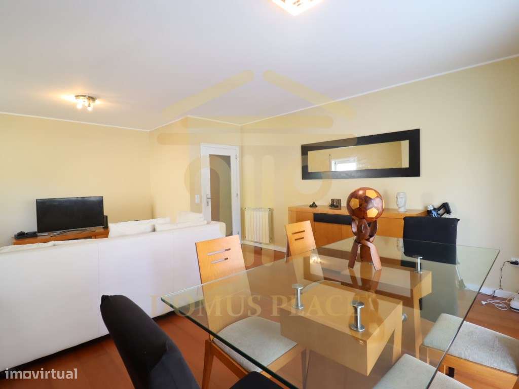 Apartamento T3 no Castelo da Maia com Terraço, 3 Frentes e Lugar de...-19