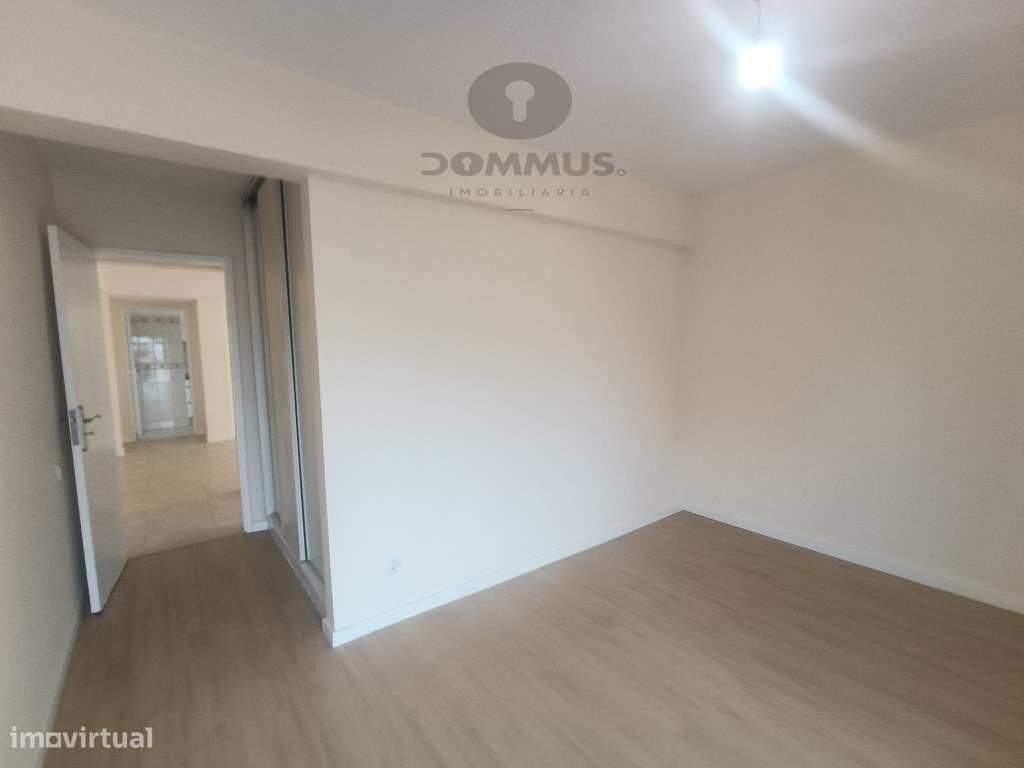 Apartamento T2 C/ algumas melhorias na Tapada das Merces-17