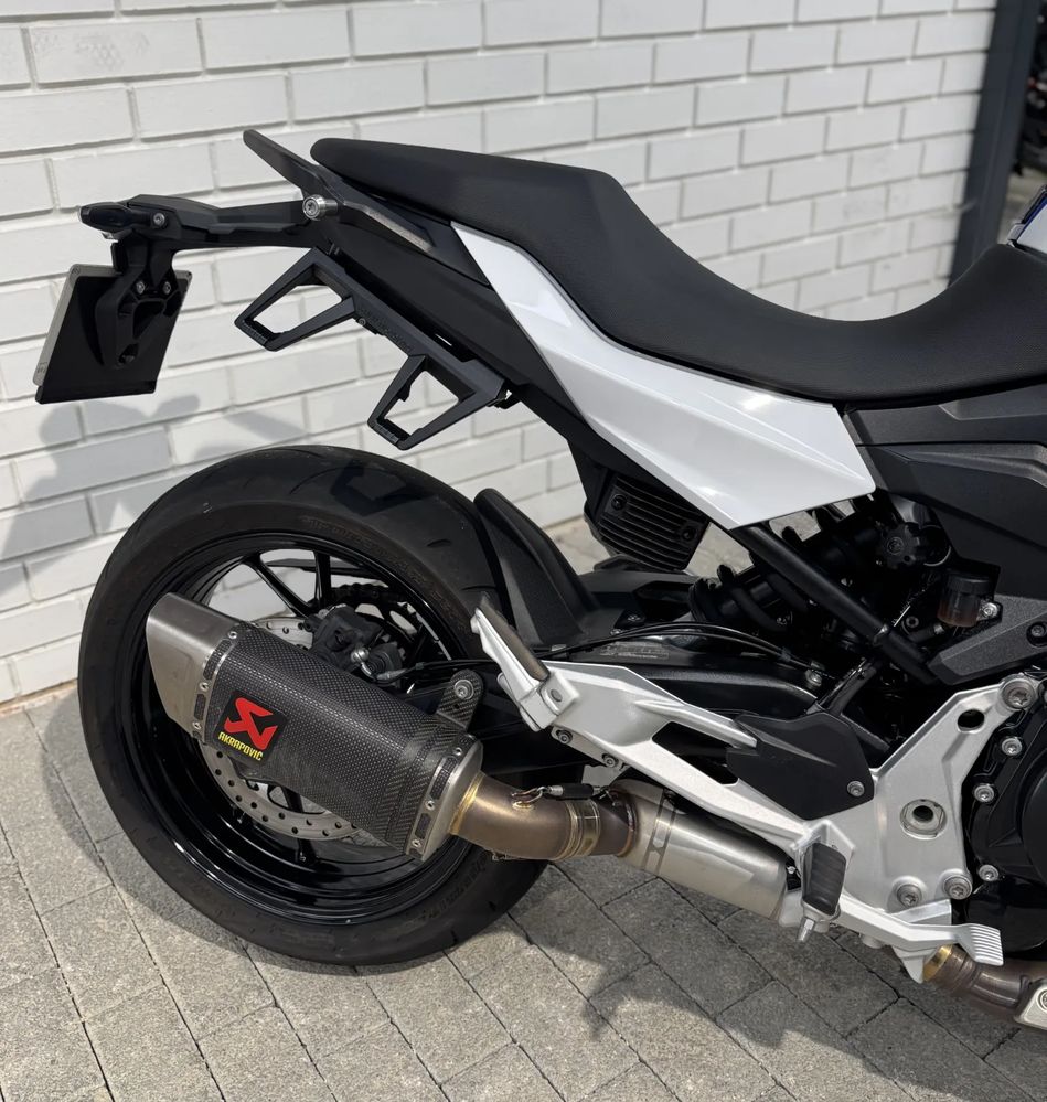 BMW F 900 R