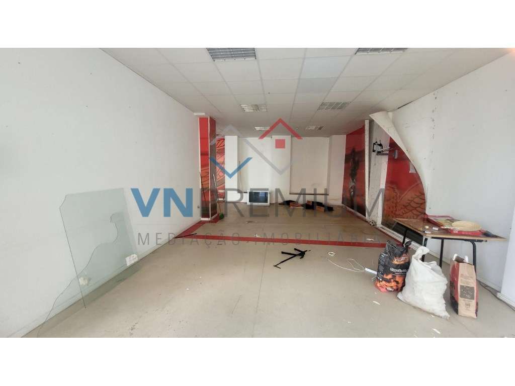 Excelente loja para recuperara poucos passos da Praia do Ouro-9