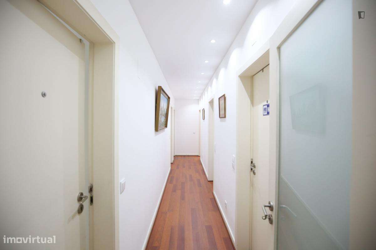 Quarto - localizado em Olaias Lisbon - Grande imagem: 4/6