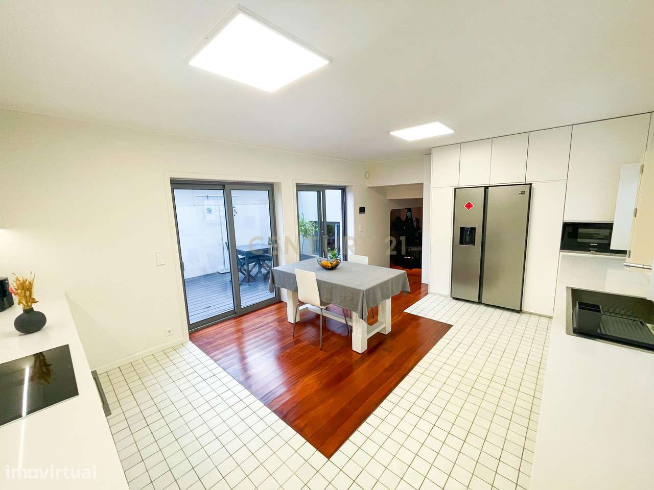 Moradia T3+1 no Bairro Marechal Gomes da Costa | 3 Frentes | Design e-10