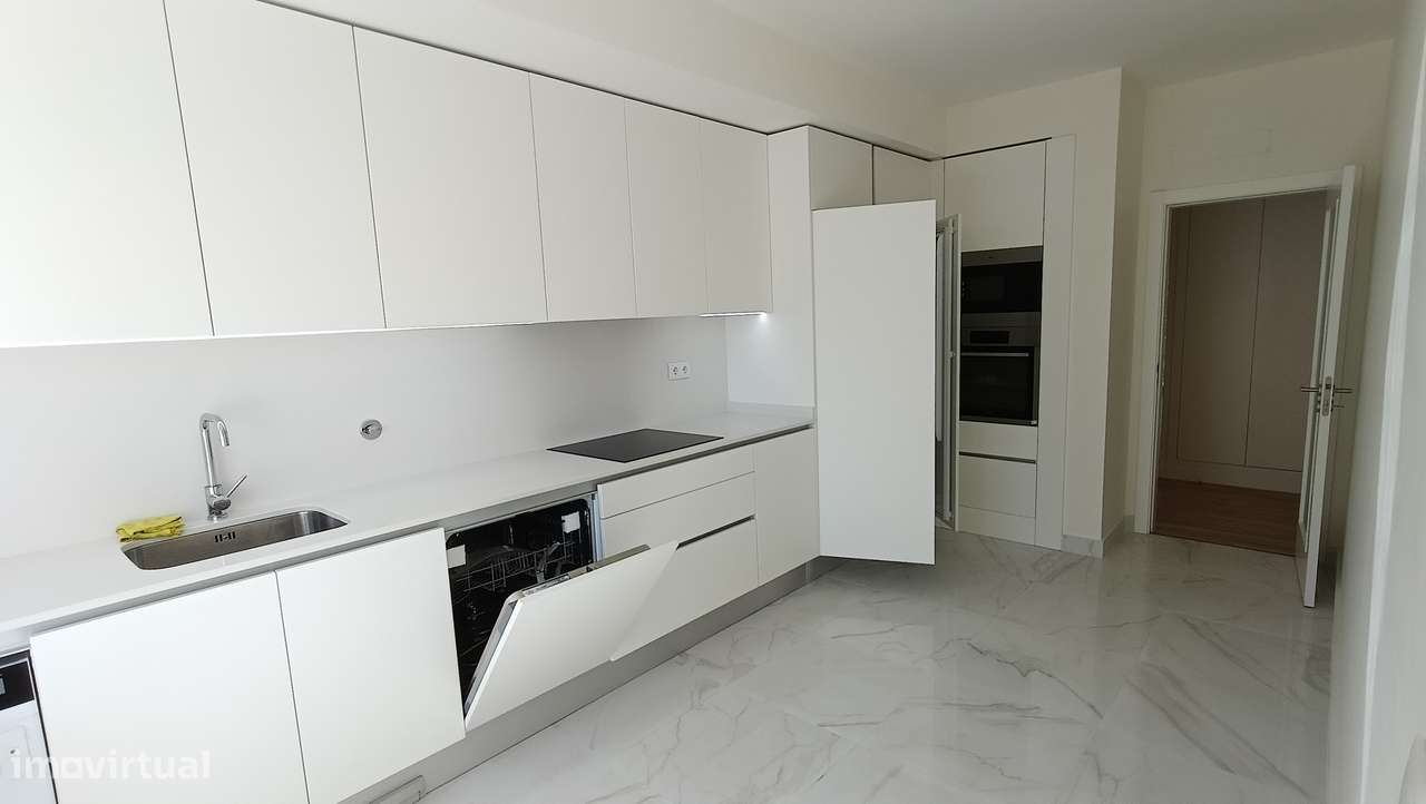 T4 Seminovo | todo equipado | Estacionamento | Varandas - Grande imagem: 2/32