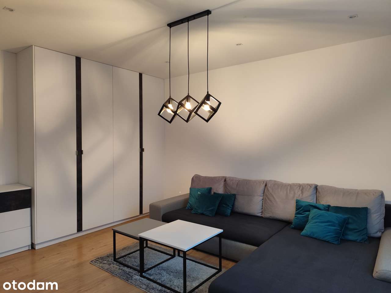 Kawalerka gotowa do zamieszkania. Niski czynsz!! Bytom ul. Łużycka.-3