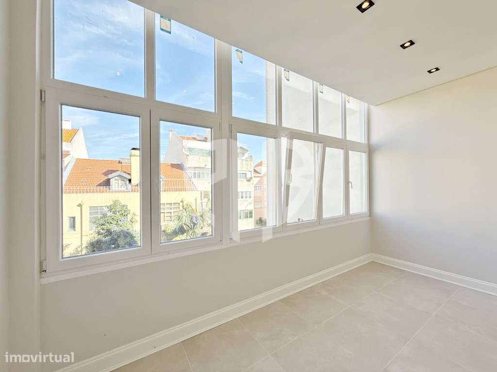 Apartamento T3 // Totalmente Renovado - Av. Almirante Reis-13