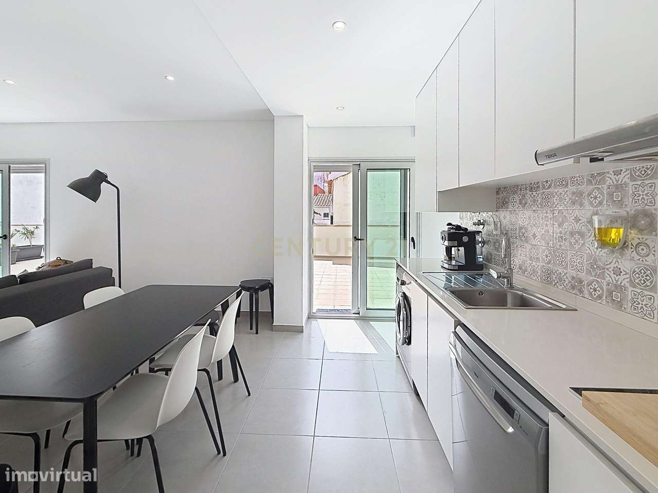 Apartamento T2 em Nazaré, Leiria - Oportunidade Única!-14