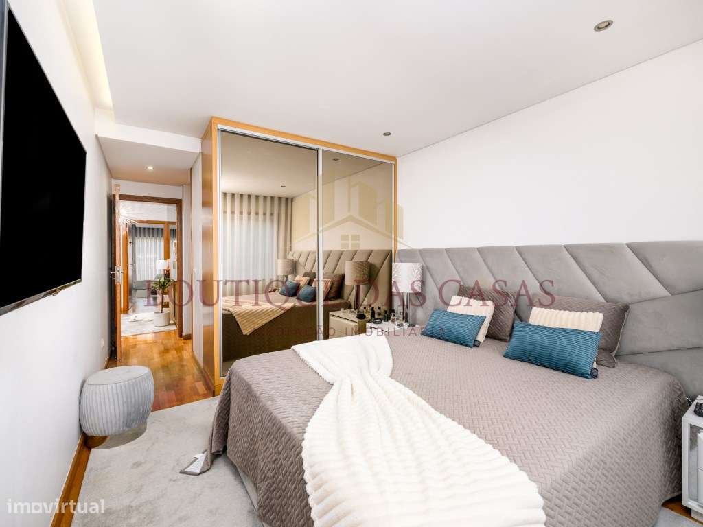 Moradia T5 em Perosinho-23