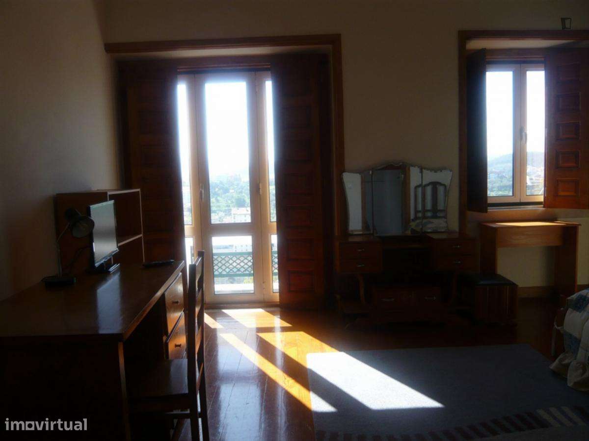 Quarto - localizado em  Coimbra - Grande imagem: 4/6