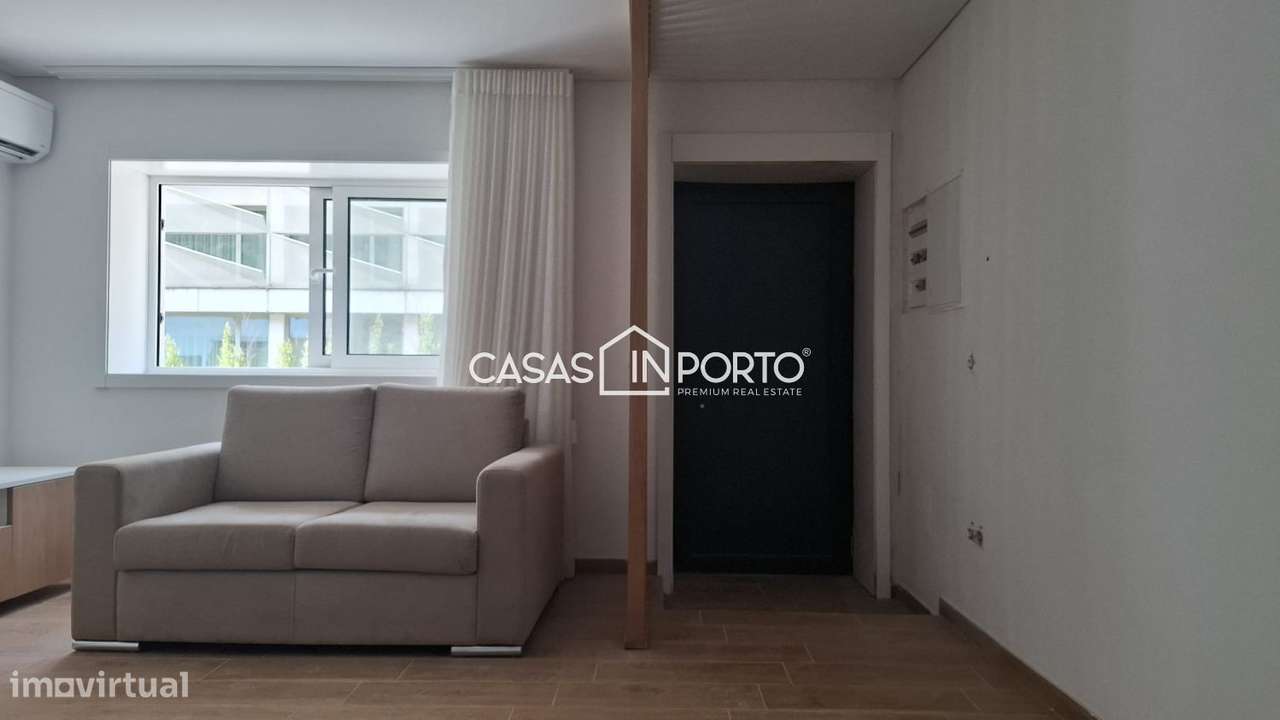 Moradia Triplex T2 com Terraço - Localização Premium junto à Lapa,-5