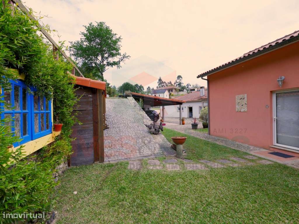 Quintinha com 2 casas -Extraordinária propriedade-27