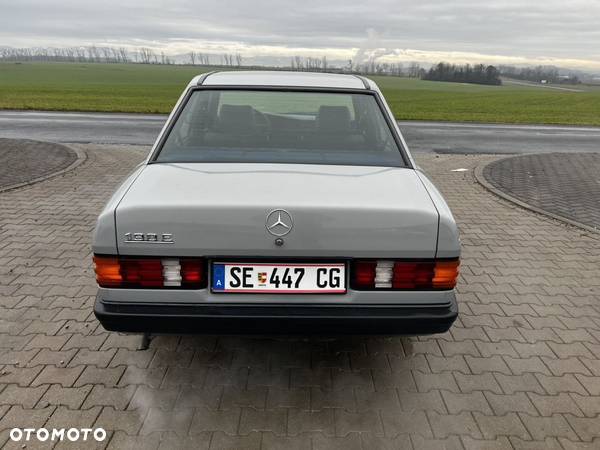 Mercedes-Benz W201 (190) - 11