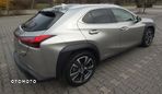 Lexus UX - 8