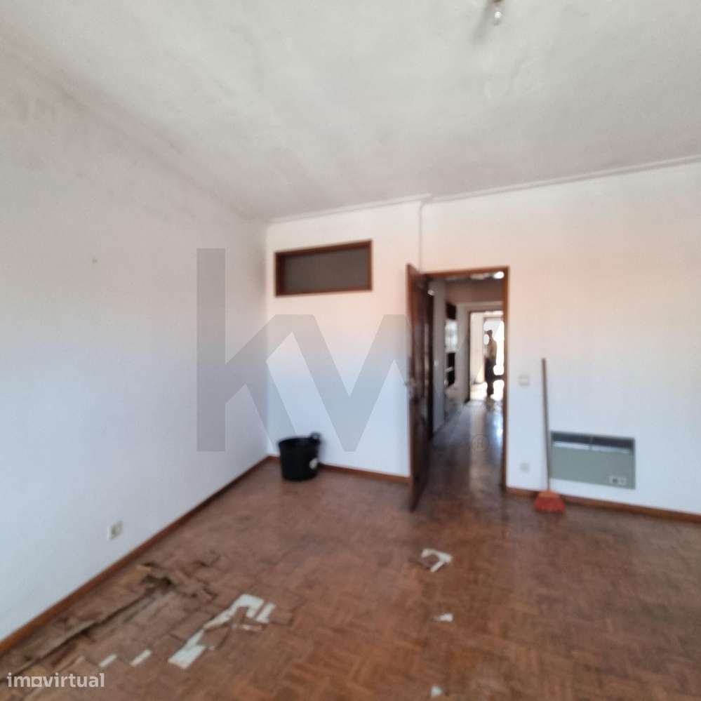 T2 para Remodelar junto à Câmara de Gaia | Mafamude-8