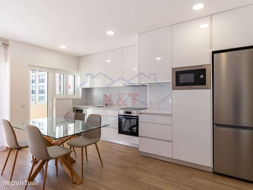 Apartamento T1 remodelado na Praia da Rocha-0