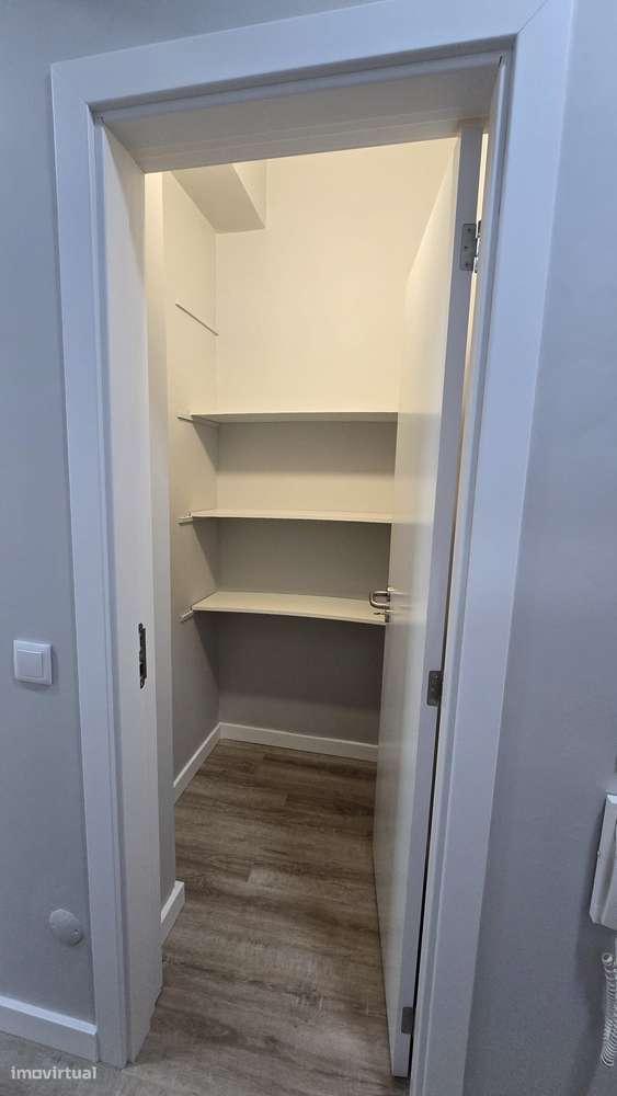 T2 Remodelado no Coração de Setúbal – Onde a Vida Tem Mais Cor-16