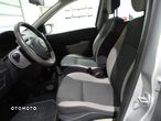 Renault Clio 1.2 16V 75 Collection - 11