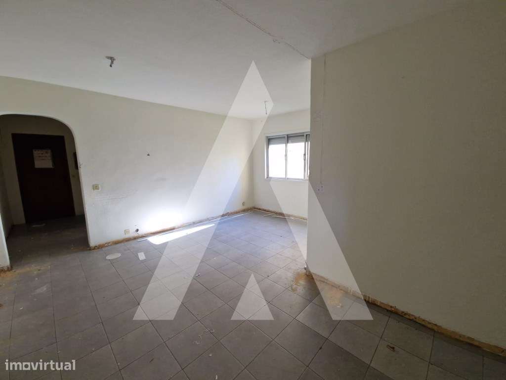 T3 Totalmente Renovado em Santiago - Excelente Oportunidade de Inve...-1