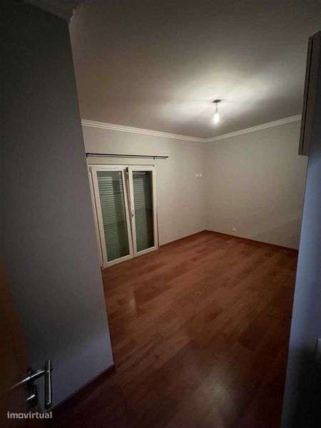 Arrenda-se T2 na Covilhã - Grande imagem: 4/12