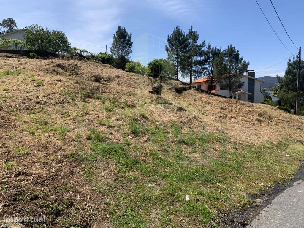 Terreno com vista para o Rio Minho - Grande imagem: 4/12