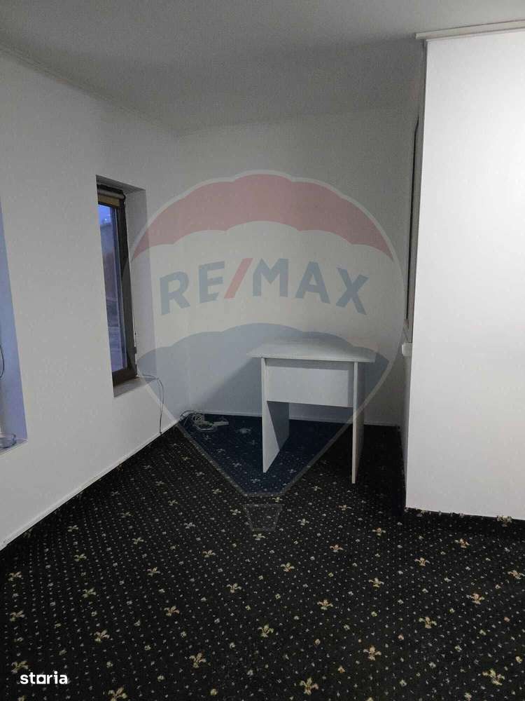 Spațiu de birouri/comercial de 45mp de închiriat în zona Nicolina - Imagine principală: 3/5